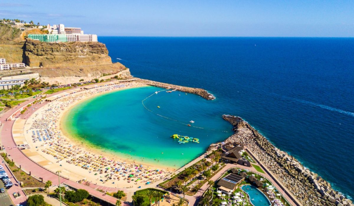 Playa de Amadores