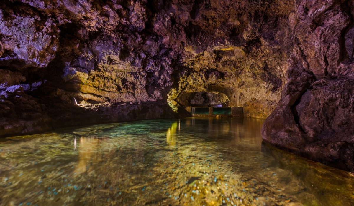 Sao Vicente Caves